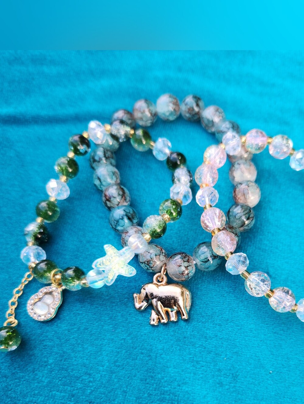 Stackable Glass Beaded Bracelet With Dangling Charms NWT